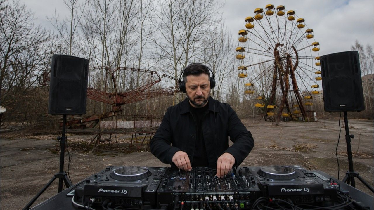 Zelensky_ DJ Set in Pripyat _ Dark Minimal Techno & Melodic Techno Mix 2026 смотреть онлайн