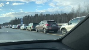 Невероятная очередь на заправке на М11, или 1 мая «бензина на всех не хватит»