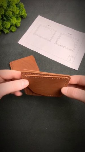1 часть - подготовительные работы. Выкройки PDF двух картхолдеров. Заготовки и покраска.