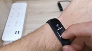 Фитнес-браслет Xiaomi Mi Band 4 (XMSH07HM)