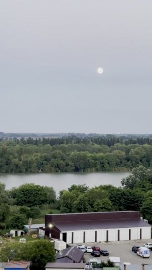 Полнолуние - вид из нашего окна