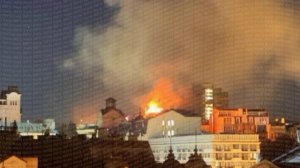‼️🇺🇦🔥В центре Киеве после удара пылает элитный отель CityHotel Residence, в котором любят селитьс
