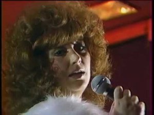 Миллион алых роз - Алла Пугачева, Песня 1983