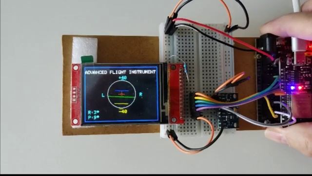 Авиационный пилотажный индикатор: ESP32 + MPU-6500 смотреть онлайн