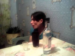 Пьяная дура,несёт что видно в голову придет:-)