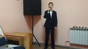 Максим Данилов « Лунная серенада» , из т/ф» Белый рояль»; муз.А.Зацепин, сл.О.Гаджикасимов.
