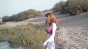 Девушка в купальнике