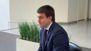 ГУБЕРНАТОР КРАЯ МИХАИЛ КОТЮКОВ ВСТРЕТИЛСЯ С МОЛОДЫМИ ПЕДИАТРАМИ