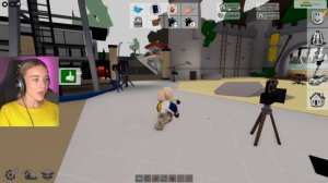 ВЫЖИВАНИЕ В ШТОРМ С НАВОДНЕНИЕМ В БРУКХЕЙВЕН в ROBLOX! С АЛЁНОЙ
