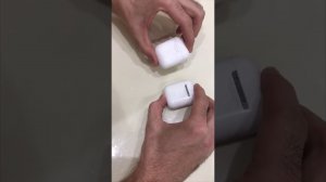 Сравнение классной реплики AirPods 2 и оригинала AirPods 1
