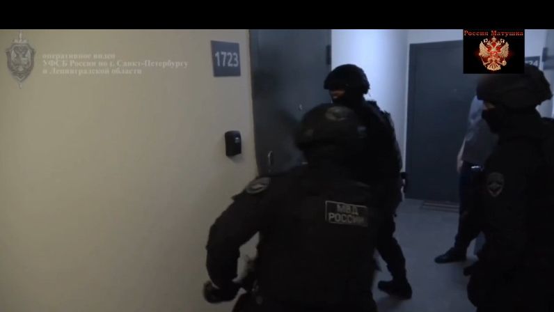🔴В Петербурге задержали технического пособника мошеннических «кол-центров» на Окраїне🔴 смотреть онлайн