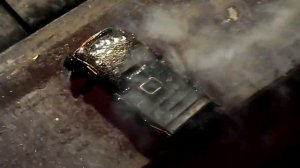 ЭКСПЕРИМЕНТ! ТЕЛЕФОН Samsung НА РАСКАЛЕННОМ МЕТАЛЛЕ ! ЧТО БУДЕТ ? !...