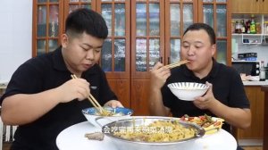 8 котлет из двух кусочков соуса!Оно получается мягким и нежирным с рисом, обжаренным в яйце