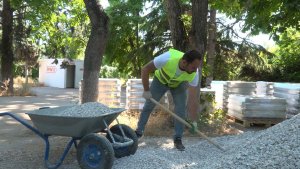 В Нахимовском районе благоустраивают сквер Героев Советского Союза