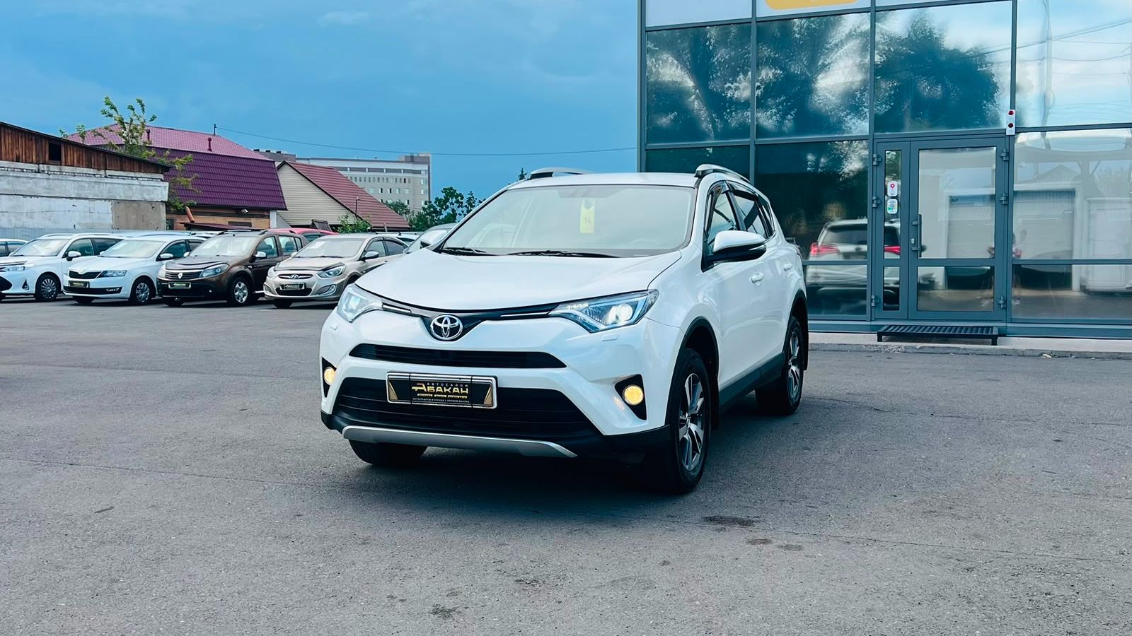 Toyota RAV4, 2015 год