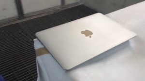 Как убрать царапину с MacBook. Реальный способ!