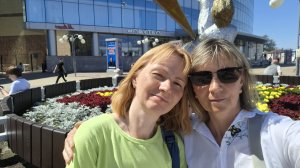 Встреча с подружкой. День седьмой и восьмой. Торгуем игрушками вместе. Расставание.