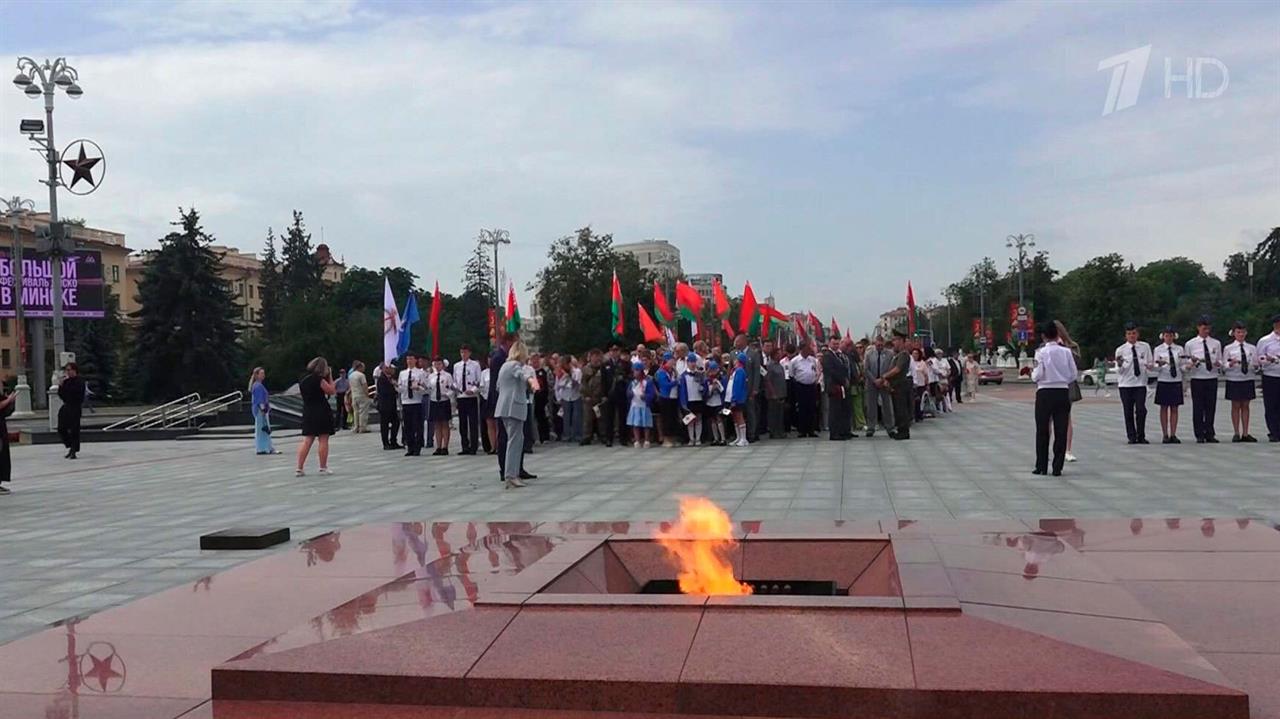 Ровно 82 года назад советские войска освободили Минск от немецких оккупантов. смотреть онлайн