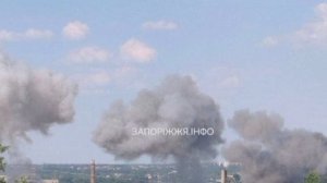 🇷🇺🔥🇺🇦 Мощные взрывы и столбы дыма: новая серия ударов по объектам врага в Запорожье