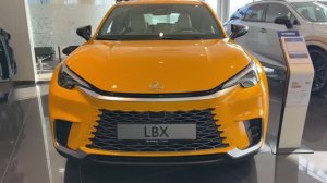Lexus LBX 2026 - Визуальный обзор автомобиля