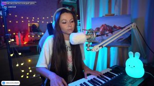 🎹 Беседуем и поём под фортепиано 🎹 ✅https://dalink.to/alice_noire