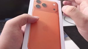 Распаковка iPhone XR в корпусе iPhone 17 Pro