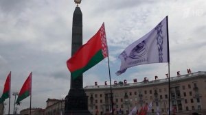 Белоруссия отмечает день независимости, приуроченный к освобождению Минска от немецких захватчиков.