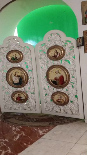Божественная служба в храме Святой Троицы