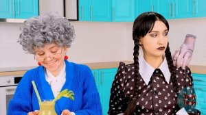 Кулинарный Челлендж# Уэнсдей Против Бабушки # Смешные Ситуации с Едой от TeenTeam Challenge
