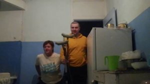 Лена прошла 500 метров на руках и ногах