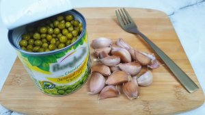 Банка ГОРОШКА и ЧЕСНОК! Готовлю гениальный салат из простых продуктов (рецепт на каждый день)