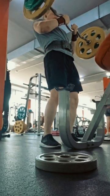 Подъем на бицепс с весом 50кг смотреть онлайн