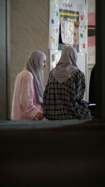 Знания делают умным, а воспитание — человеком смотреть онлайн