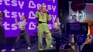 Betsy - Симпл димпл, поп ит, сквиш  | Депо Три Вокзала | RU.TV. | 27.04.2025