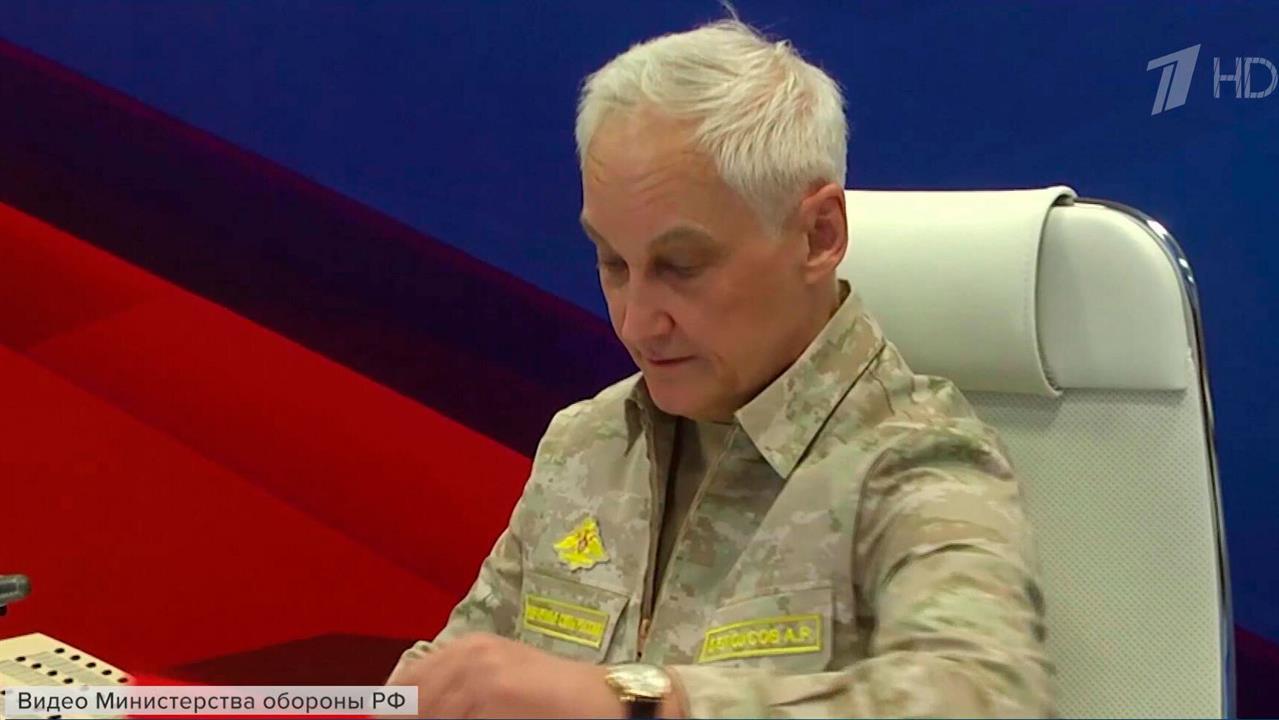 Министр обороны провел совещание на командном пункте Черноморского флота. смотреть онлайн