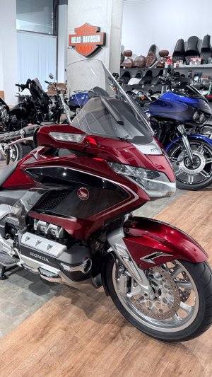+ 2019 HONDA Goldwing LIMITED EDITION Red Cherry Black (VIN JH2S***0026)