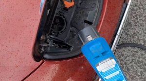 Как зарядить Nissan leaf на быстрой зарядке