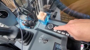 работа на  колёсном экскаваторе