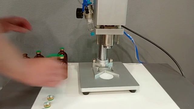 Полуавтомат укупорочный мод. УМ-100Ц смотреть онлайн