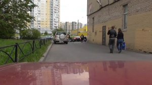 Принимайте правильное решение парковки автомобиля.