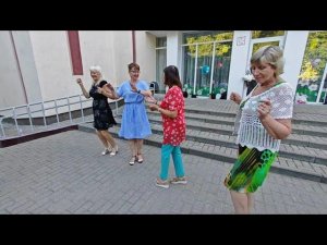 6.07.24г...«ВИШНЕВАЯ АЛЛЕЯ»... 🍒🍒🍒... В. Могилатов... звучит в Гомельском парке...