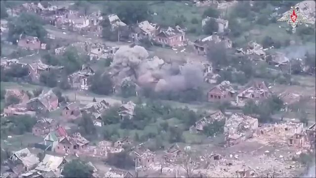 Кадры боевой работы подразделений ВС РФ в ходе освобождения Константиновки смотреть онлайн