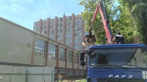 Неожиданная поломка мусоровоза.