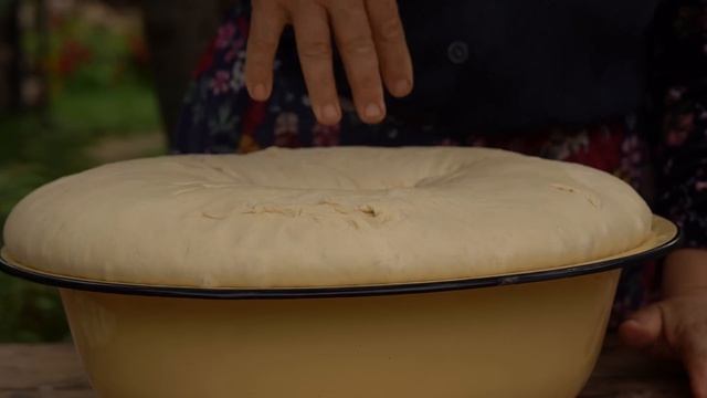 Kənd Həyatı. Домашние рогалики с говядиной смотреть онлайн