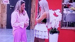 Дом 2 Порвана футболка