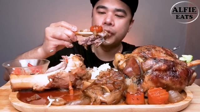 PORK SHANK IKEA MUKBANG смотреть онлайн