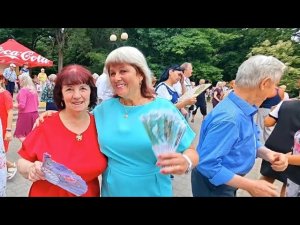 27.06.26г...«Я ПОЙДУ на ДИСКОТЕКУ»... звучит на Танцполе в Гомельском парке...