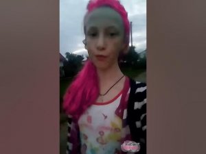 Заплетала реку в косы Да на утренние росы