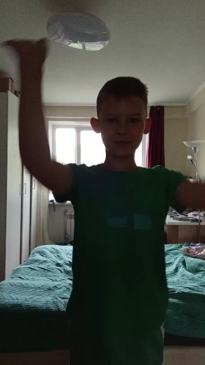 г