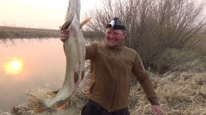 Взял намёт и сразу трофей. Рыбалка в дикой Сибири